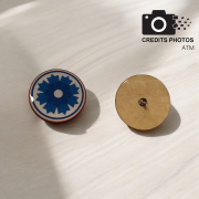 Pin's Bleuet en bois